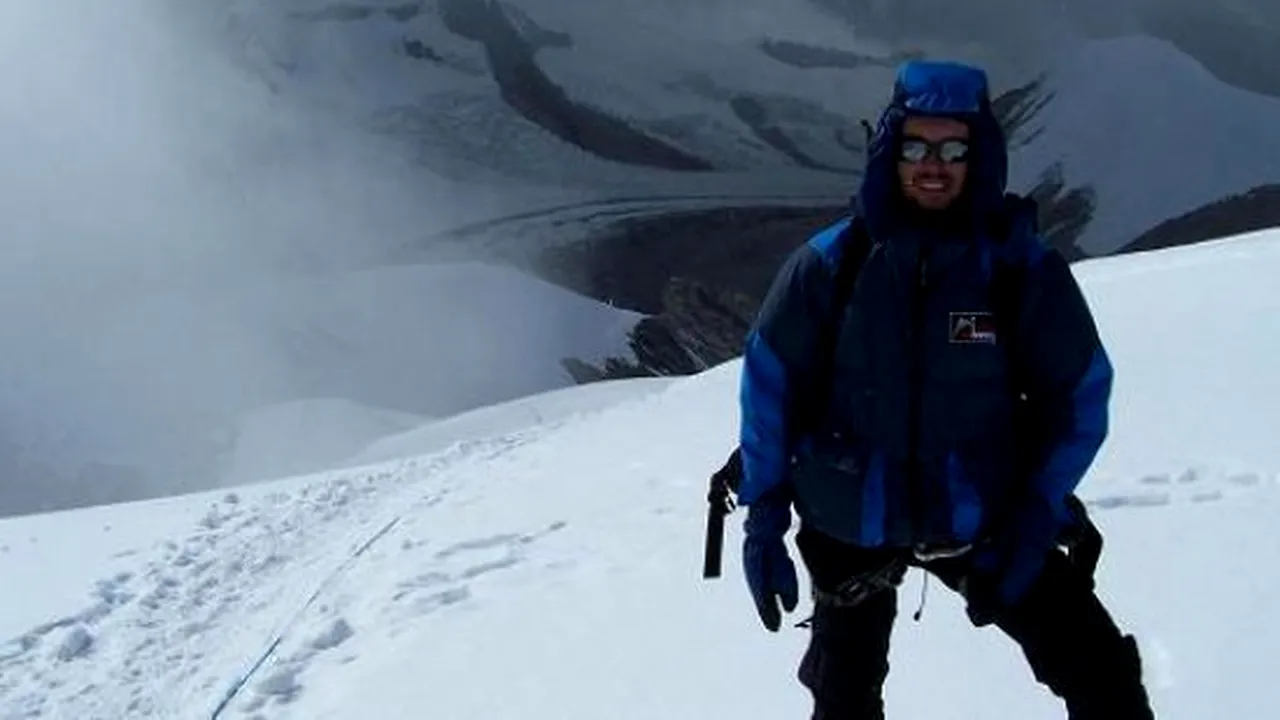 Patru alpiniști vor încerca să urce pe Vârful Annapurna, în prima expediție sută la sută românească