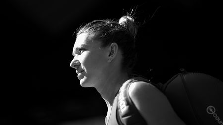 GALERIE FOTO | 6 imagini care spun povestea victoriei Simonei Halep în fața japonezei Naomi Osaka. Zâmbetele, încordarea fanilor, un serviciu cum nu speram să vedem și definiția determinării