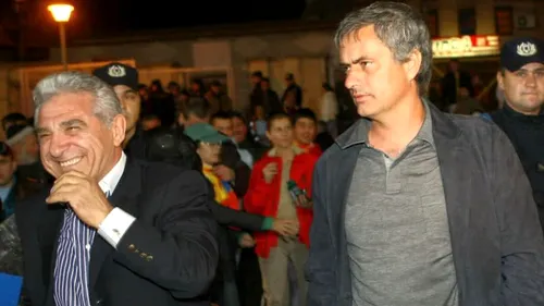 Giovanni Becali continuă să predea „lecții de șmecherie” în lumea impresarilor! Dezvăluiri senzaționale despre mesajele primite de la Mourinho, dar și când „The Special One” o ia razna. „Nu mă mai cunoaște atunci!”