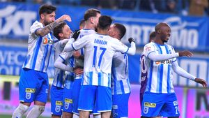 O nouă plecare de la Universitatea Craiova, după venirea lui Laszlo Balint! Jucătorul care a evoluat recent alături de starurile lui Liverpool, Mohamed Salah şi Naby Keita, a fost pus pe lista de transferuri | Exclusiv