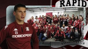 Cele mai tari imagini ale etapei din Superliga! Cum l-am surprins pe Alex Dobre, noul idol al rapidiștilor după dubla de senzație cu Farul lui Gică Hagi. Promisiunea pe care a făcut-o fanilor înaintea derby-ului cu FCSB: „Așa ne primim toți jucătorii!”. EXCLUSIV