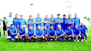 Componenții Craiovei Maxima îl felicită pe Gino Iorgulescu pentru ajutorul pe care LPF i l-a dat lui Marian Bîcu, după ce acesta a suferit un AVC. Mihai Rotaru s-a implicat și el. Cum se simte fostul jucător. EXCLUSIV