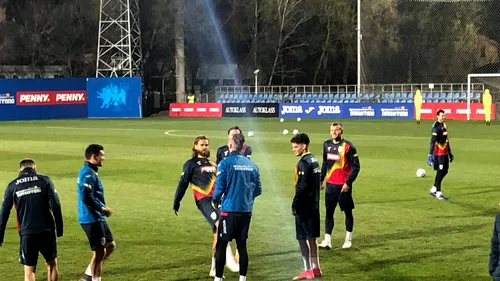 România, antrenament cu zâmbete și o întâmplare amuzantă, înaintea marelui meci cu Germania! Un aspersor l-a „trezit” pe Nicolae Stanciu | FOTO & VIDEO