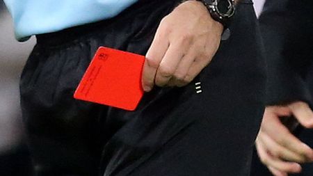 Decizia FRF care a trecut aproape neobservată, dar care reprezintă un adevărat cutremur pentru fotbalul românesc! Foști jucători de la Dinamo și FCSB au fost suspendați și amendați pentru că au făcut blat într-un meci scandalos!