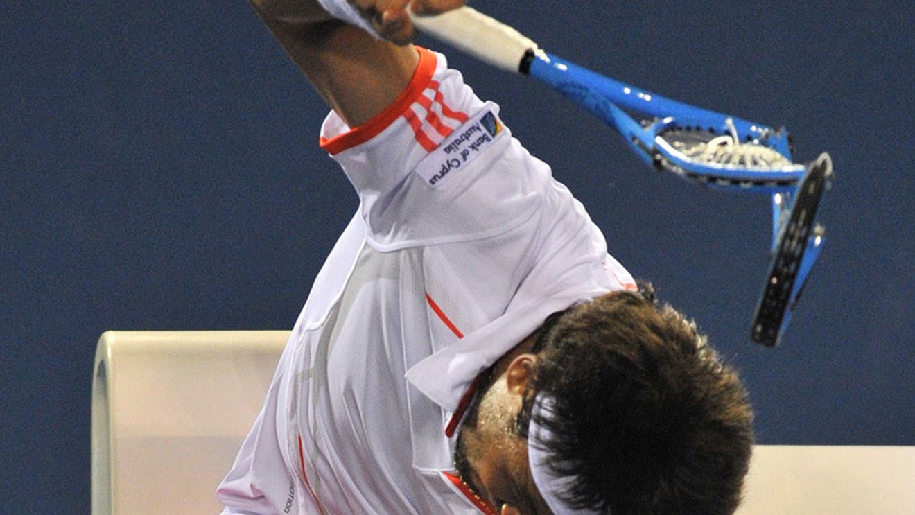 Marcos Baghdatis a fost amendat după ce și-a DISTRUS 4 rachete la ultimul meci!** VIDEO Nebunia cipriotului