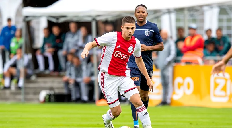 Răzvan Marin, lăsat pe bancă la debutul în grupele Ligii Campionilor. Echipele de start din Ajax - Lille