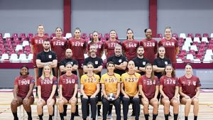 Campioanele de la Rapid, fotomodele pentru o zi! Ipostază surprinzătoare pentru handbaliste | GALERIE FOTO