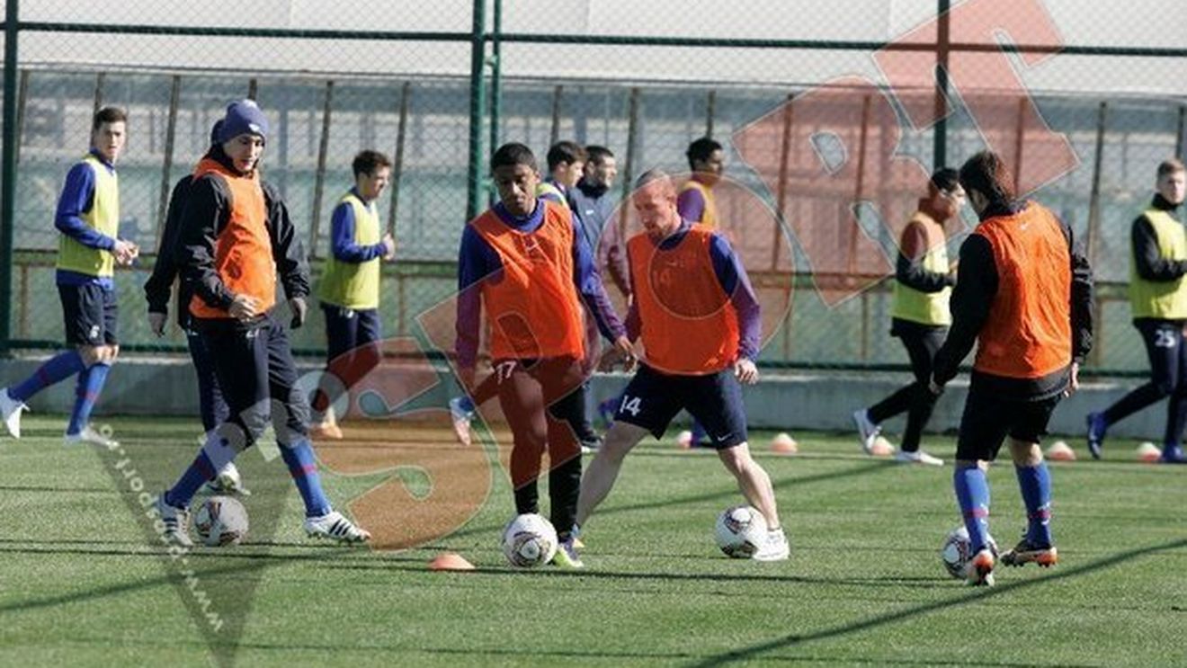 Ajunsese TITULAR la Steaua și promitea să devină om de BAZĂ‚ la națională!** Acum, Becali și-a pierdut răbdarea! "Dacă nu-i vine mintea la cap, rămânem fără el!"