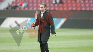 Le-a închis ușa în nas lui Gigi Becali și lui George Copos!** Reghecampf și-a prelungit contractul cu Chiajna! Ce obiectiv are sezonul viitor