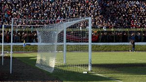 Se reface bijuteria Bistriței! Se demolează o tribună pentru un parc și se modernizează stadionul „Jean Pădureanu”, pe care s-au plătit 3,5 milioane de euro!