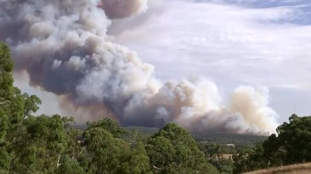 Alertă pentru Halep la Adelaide! Un incendiu necontrolat a izbucnit în apropierea hotelului în care este carantinată Simona! Darren Cahill, îngrijorat | FOTO și VIDEO