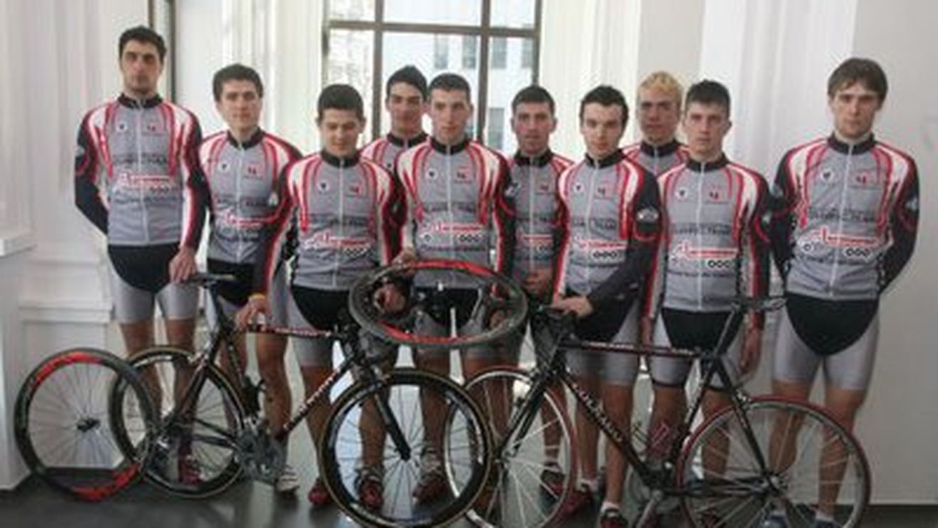 Pârlici: „Selecție pe ochi frumoși"