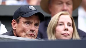 Magnatul cu o avere de peste 1.500.000.000 de dolari n-a mai ținut cont de reguli și a dansat cu fiica lui, direct pe teren, după ce a câștigat titlul WTA