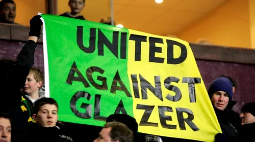 VIDEO Zeci de mii de fani Man.United cântă contra patronilor:** „Iubim United, urâm familia Glazer!”