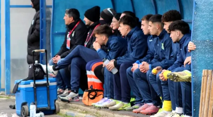 Dezvăluiri de groază făcute de un fotbalist de la Dunărea Călărași sub protecția anonimatului: ”Câțiva au fost sfătuiți să nu joace în meciuri cruciale de către oameni cu grade în club. Suntem șantajați că ne evacuează, că nu ne mai dau de mâncare”