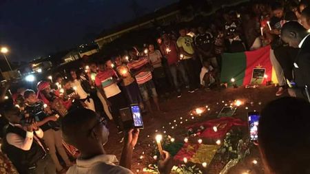 GALERIE FOTO | Ekeng a ajuns acasă! Scene emoționante în Yaounde, orașul natal al fotbalistului: "Patrick, un leu nu moare niciodată...."