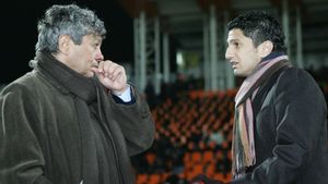Lucescu Jr: "Tată, nu te întoarce în România!"
