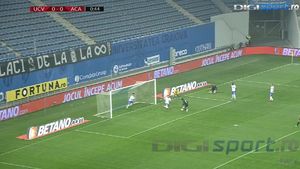 Andrei Cordea, ratare uluitoare în secunda 40 a meciului cu Universitatea Craiova! A irosit pasa genială a lui Rusescu | FOTO & VIDEO