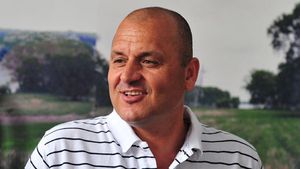 EXCLUSIV: Asta chiar ar fi lovitura anului! Cedează Mititelu palmaresul Științei unor "dușmani"?** Patronul Craiovei respinge categoric această varianta