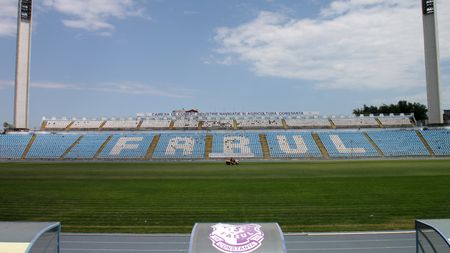SSC Farul joacă la Călărași al doilea meci "acasă" din Liga 2. Închis pentru echipa suporterilor din cauza "situației incerte", stadionul Farul din Constanța a fost închiriat clubului lui Marica, proaspăt înscris în Liga 4