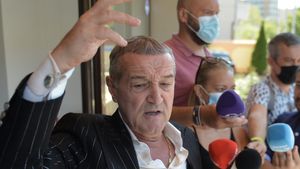 Gigi Becali, șocat de atitudinea lui Edi Iordănescu în ceea ce-l privește pe Darius Olaru: „Chiar ne iei la mișto?” | EXCLUSIV