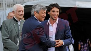 Impresionat de galeria "șepcilor roșii", dar dezamăgit de asistența redusă. Lucescu: "N-am mai văzut de mult timp fani care să cânte 90 de minute"