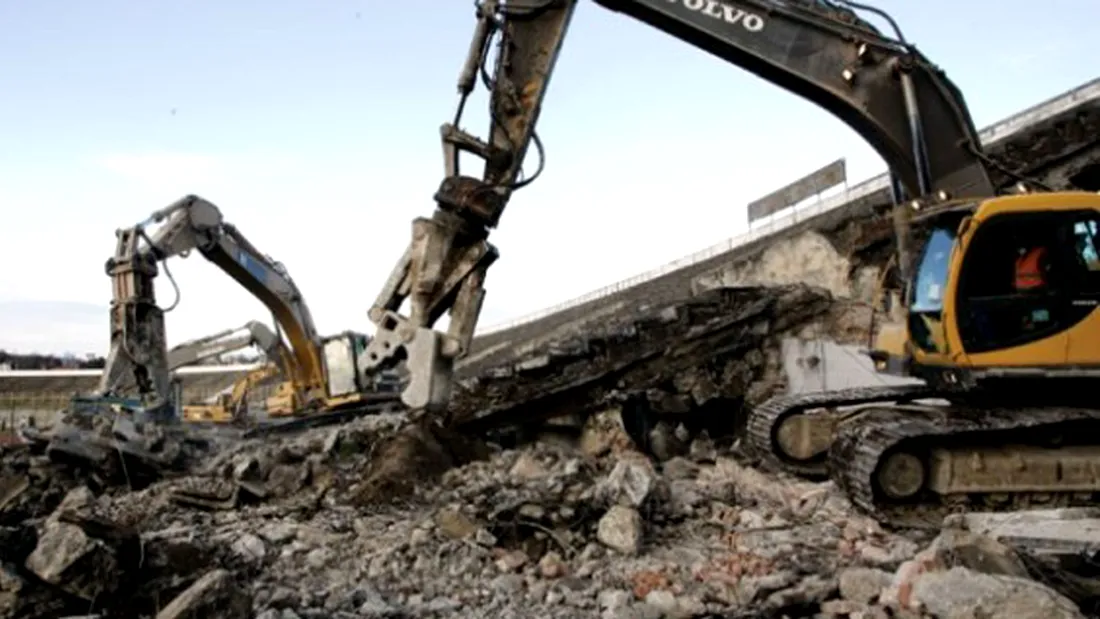 A început demolarea emblematicului stadion al Universității Cluj