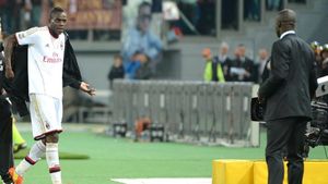 Balotelli se poate duela pentru titlul de golgheter cu Ibrahimovic. Italianul este dorit din vară în Ligue 1