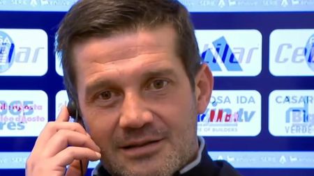 Chivu, reacția serii după ce a pornit alarma de incendiu în timp ce vorbea. Cele 4 cuvinte care au stârnit hohote de râs