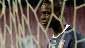 Balotelli nu se delimitează de mafia italiană! "E un imbecil!" Ce măsură a luat antrenorul naționalei, Cesare Prandelli