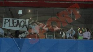 VIDEO "Interzișii" de la fotolii l-au ironizat pe Stoichiță,** asemuindu-l cu "bomba sexi"!