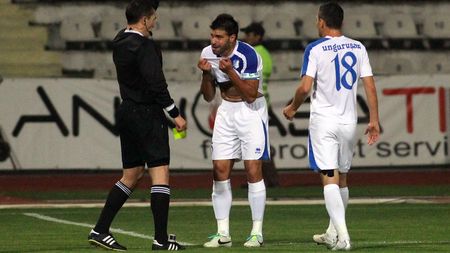 Arbitrii devin fotbaliști