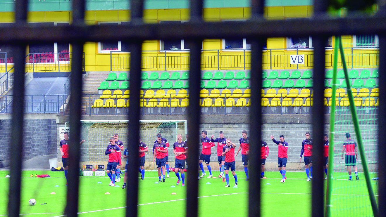 Se ascund de Ajax!** Olandezii trimit un jucător LEGENDAR să o spioneze pe Steaua! FOTO Aici va pregăti Reghe returul și 'dubla' din Europa League