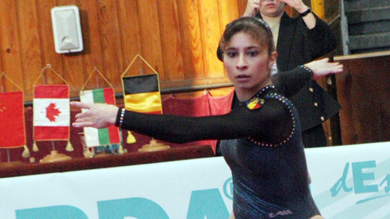 Aroganța făcută de Floarea Leonida pe Facebook. Fosta gimnastă susține că e procuror DNA