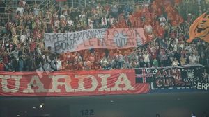 FOTO** Șefii lui Dinamo, acuzați de fani de jocuri dubioase: "Cupe și campionate? O cotă bună le face uitate"