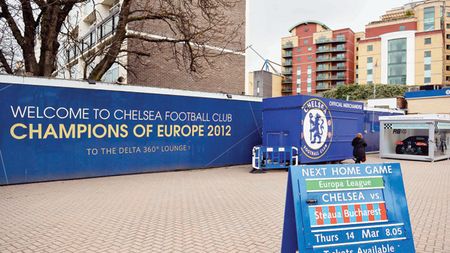 Bișniță și în Anglia?** Ce susțin românii din Londra. Incredibil: la ce prețuri au ajuns să fie vândute biletele la partida Chelsea - Steaua