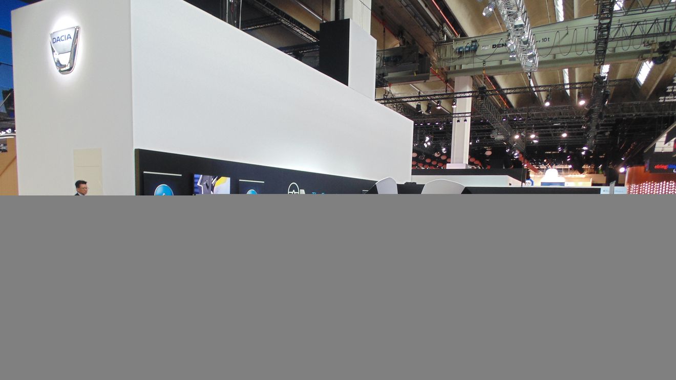 FOTO | Mașinile tradiționale sunt pe cale de dispariție. La Frankfurt a fost prezentat Aeromobilul: "Autovehiculele zburătoare nu sunt un vis, sunt viitorul!"