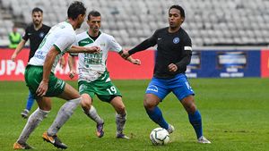 ”Virușii verzi” pleacă din Cluj și se mută la comună! Sănătatea își continuă activitatea la Jucu: ”Am impresia că suntem la mijloc între «U» şi CFR”