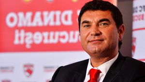 Noaptea în care Craiova a fost „jefuită” de Dinamo! Cum a transferat Cristi Borcea toată echipa Olteniei: „Am mers cu geanta cu bani, nu pe vorbe!” | VIDEO EXCLUSIV ProSport Live