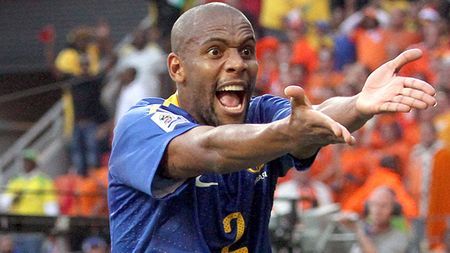 Inter a refuzat o nouă ofertă fabuloasă pentru Maicon! Vezi cum încearcă Real să scadă din preț