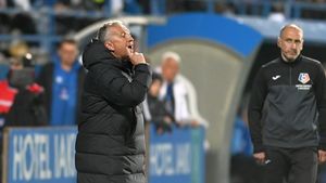 Dan Petrescu, criticat de către un fost căpitan al Stelei după circul făcut la finalul meciului CFR Cluj - Farul: „A ieșit o țigănie acolo!” | VIDEO EXCLUSIV ProSport Live
