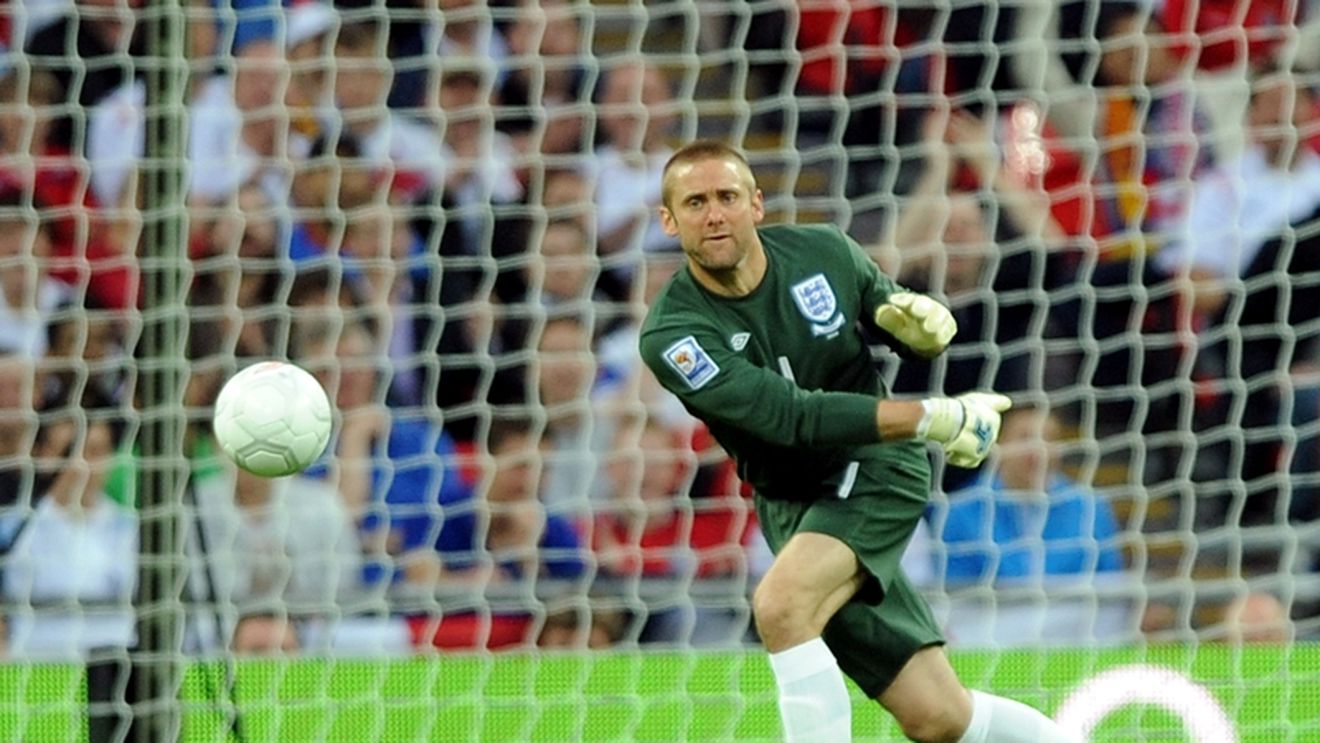 FA va depune plângere la FIFA pentru fumigenele aruncate în teren la Ucraina - Anglia