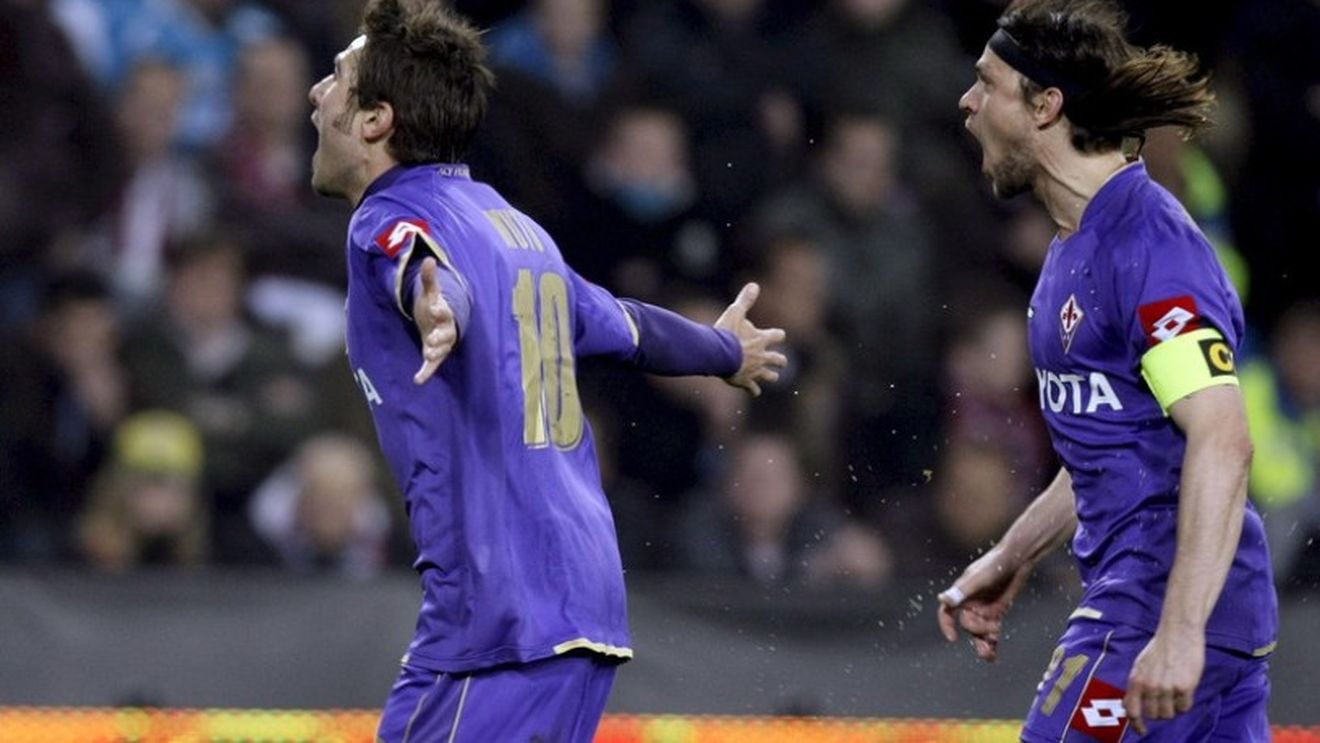 FABULOS | Mutu a adus aminte de "Il Fenomeno" din perioada Fiorentina. VIDEO | Golul de la Plzen se aseamănă cu "bijuteria" din meciul cu PSV