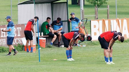 Surprize-Surprize! Roș-albaștrii s-au frecat la ochi la antrenamentul de astăzi: "Gata, te-a transferat nea Gigi?"** Ce fost dinamovist se pregătește cu Steaua