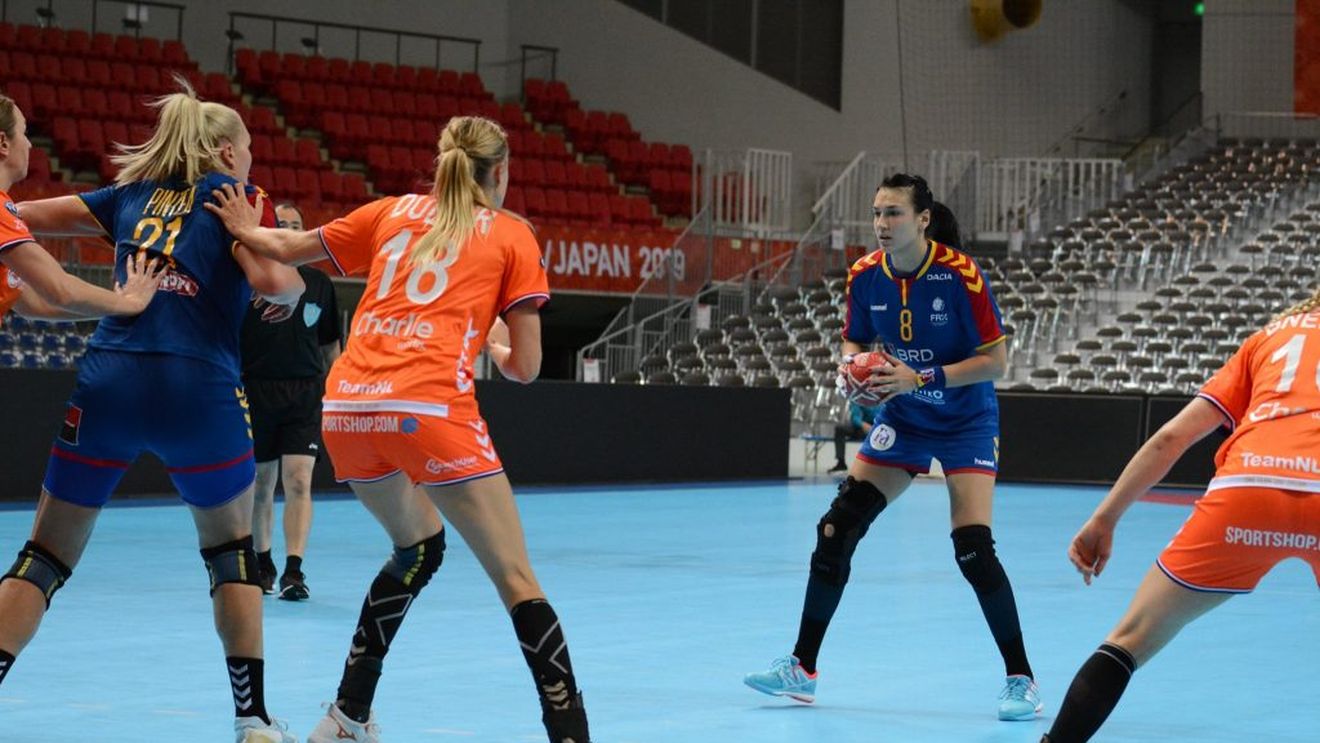 România, învinsă la 9 goluri diferență de Olanda, în ultimul test înaintea debutului la Campionatul Mondial. Cristina Neagu a jucat o repriză. Au mai rămas 4 zile până la jocul cu Spania