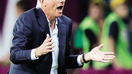 Van Marwijk nu pleacă!** E bine pentru România?