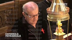 Imagini fabuloase cu Gigi Becali, citind și cântând Liturghia în Catedrala Patriarhală! Vor deveni virale: miliardarul nu a mai fost văzut niciodată așa. Vocea lui răsună peste a preoților | VIDEO