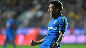 Gigi Becali și planul prin care vrea să șocheze toate rivalele la titlu din Superliga! Ce pune la cale patronul de la FCSB: „Cu Băluță jucăm și fundaș!”