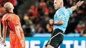 Webb, pus la zid