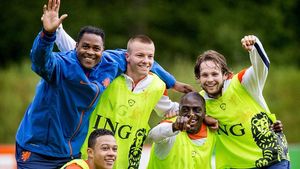 După refuzurile starurilor de la Bayern, Van Gaal a pus ochii pe copiii săi de suflet. Indi și Clasie, pe lista lui Man. United